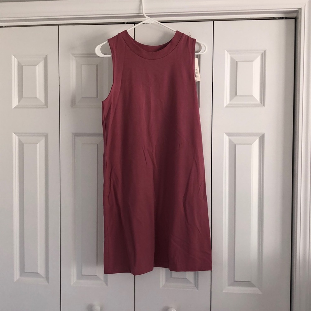 Nwt sleeveless dress, size medium